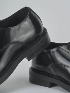 Stringate pelle nero