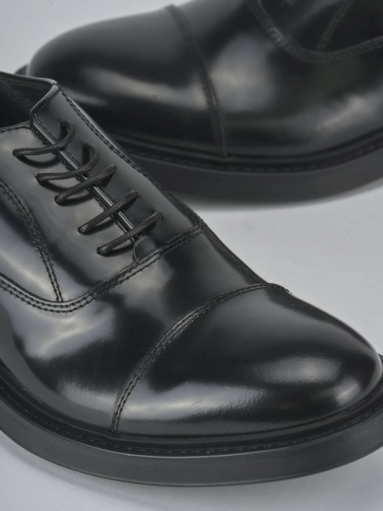 Stringate pelle nero