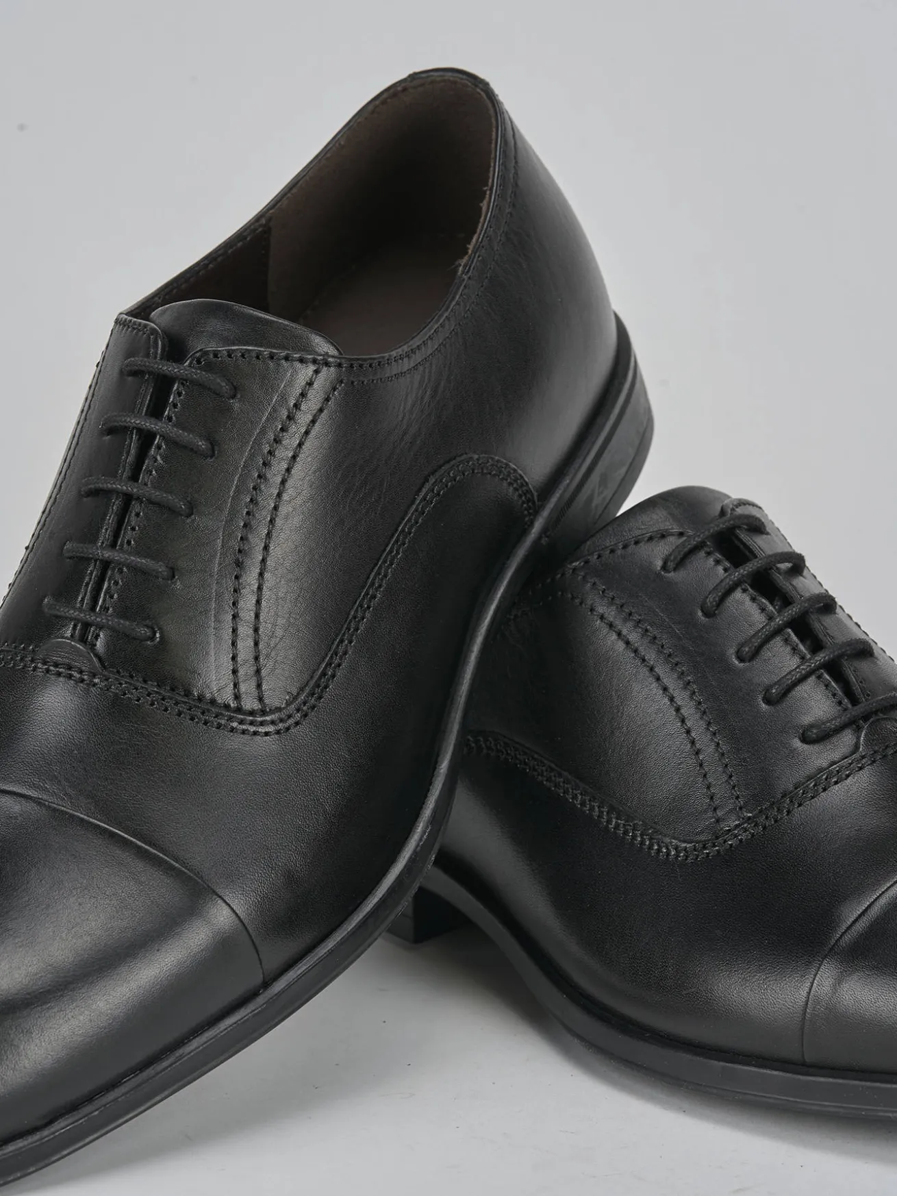 Stringate pelle nero