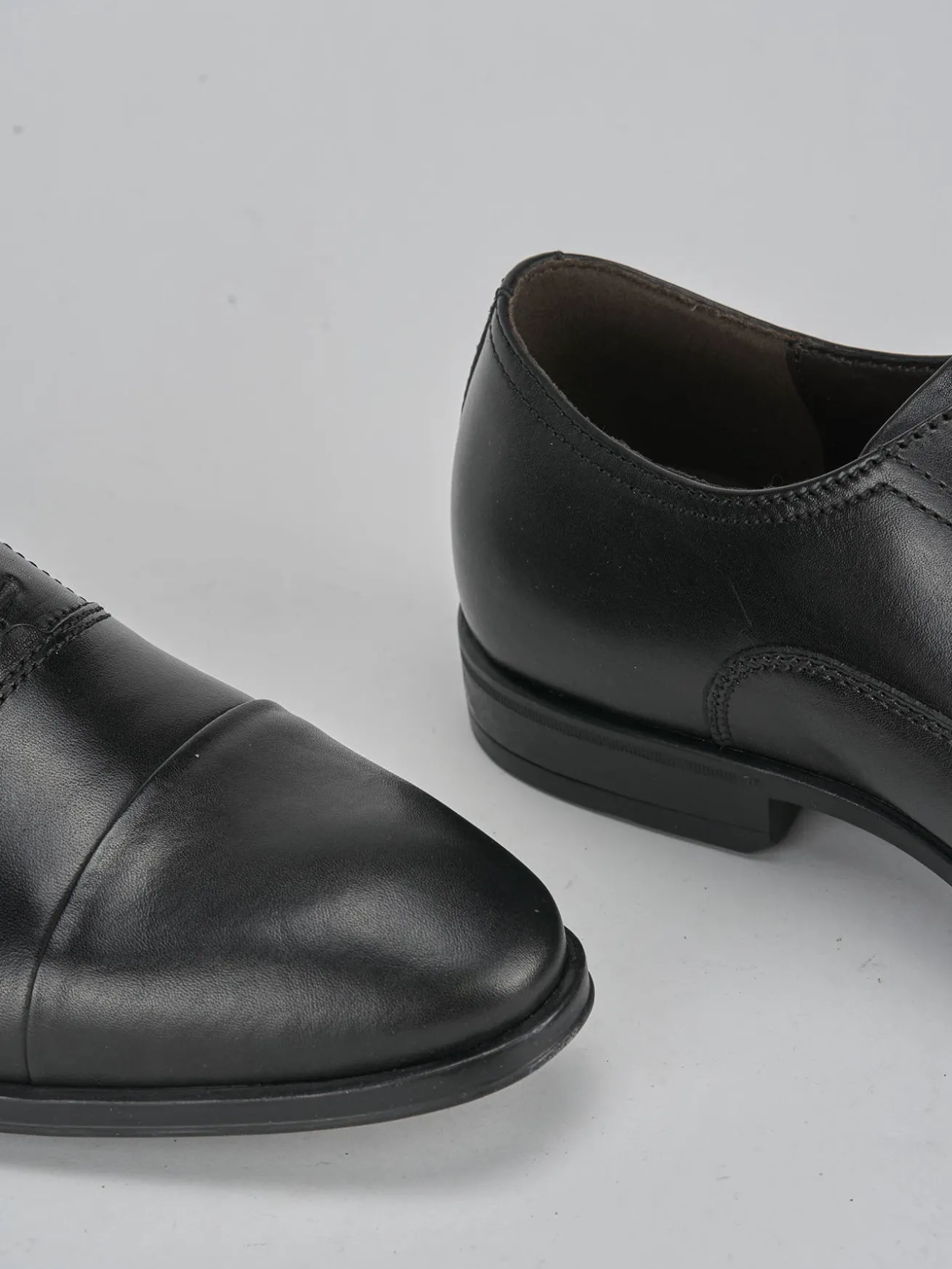 Stringate pelle nero