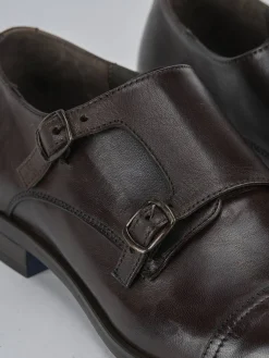 Stringate pelle testa