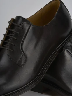 Stringate pelle testa