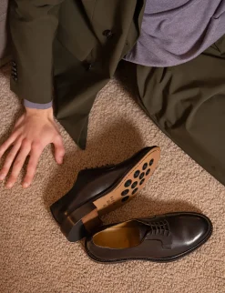 Stringate pelle testa