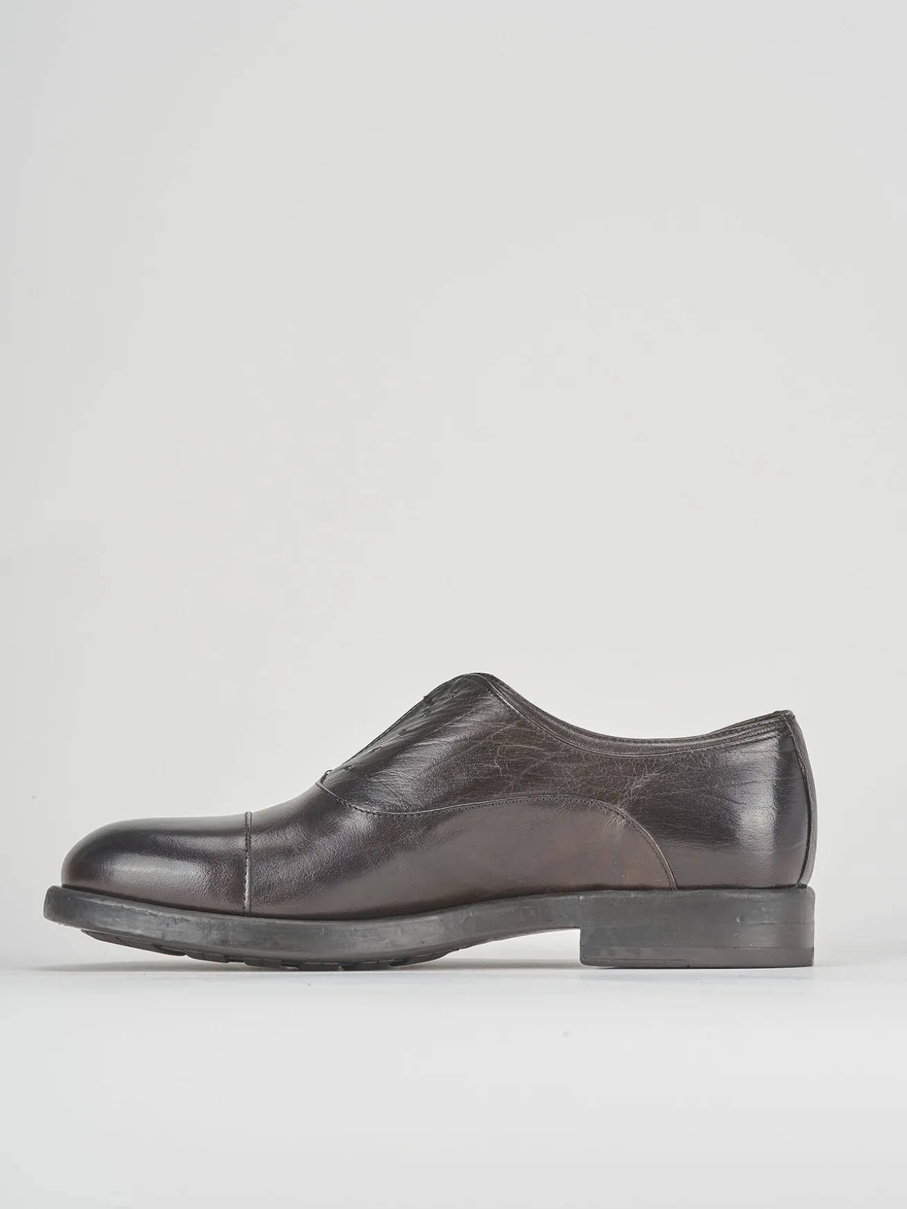 Stringate pelle testa