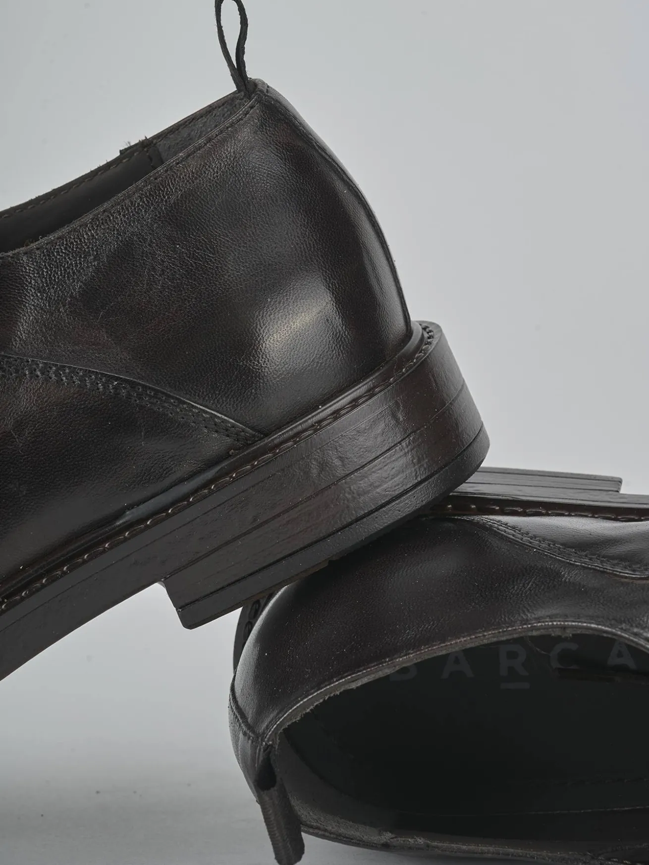 Stringate pelle testa