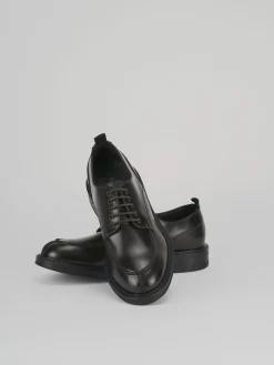 Stringate pelle testa