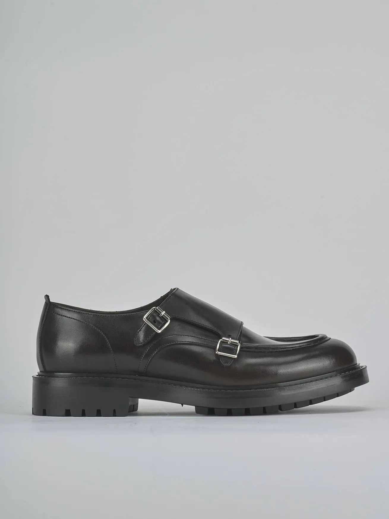 Stringate pelle testa