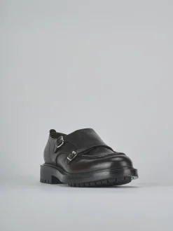 Stringate pelle testa