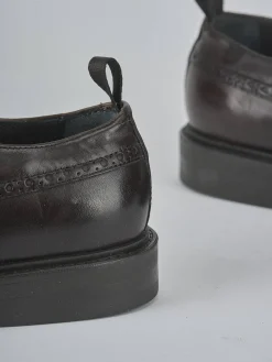 Stringate pelle testa