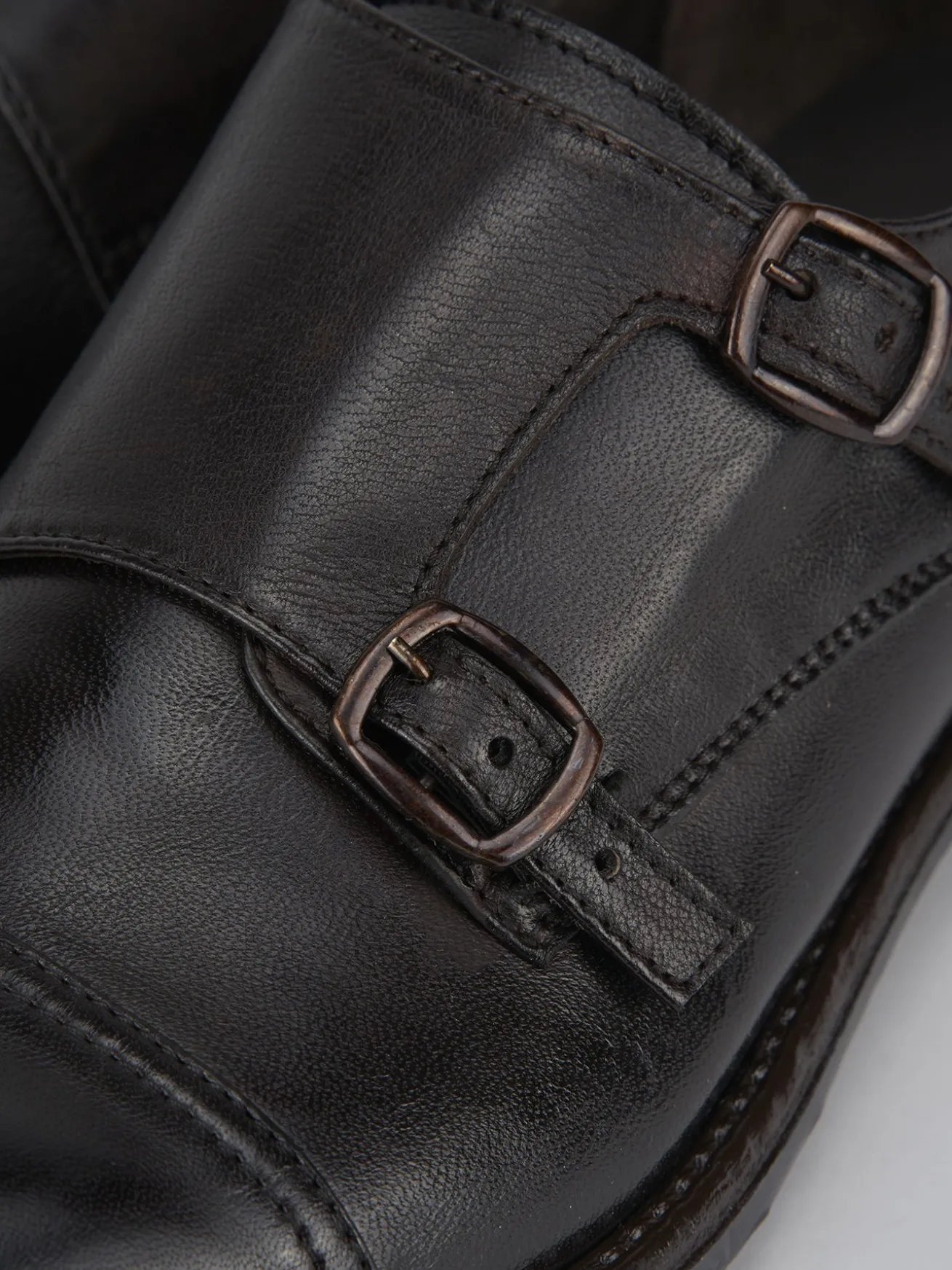 Stringate pelle testa