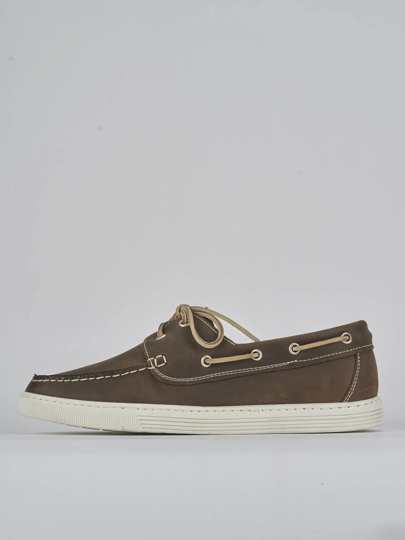 Stringate pelle testa