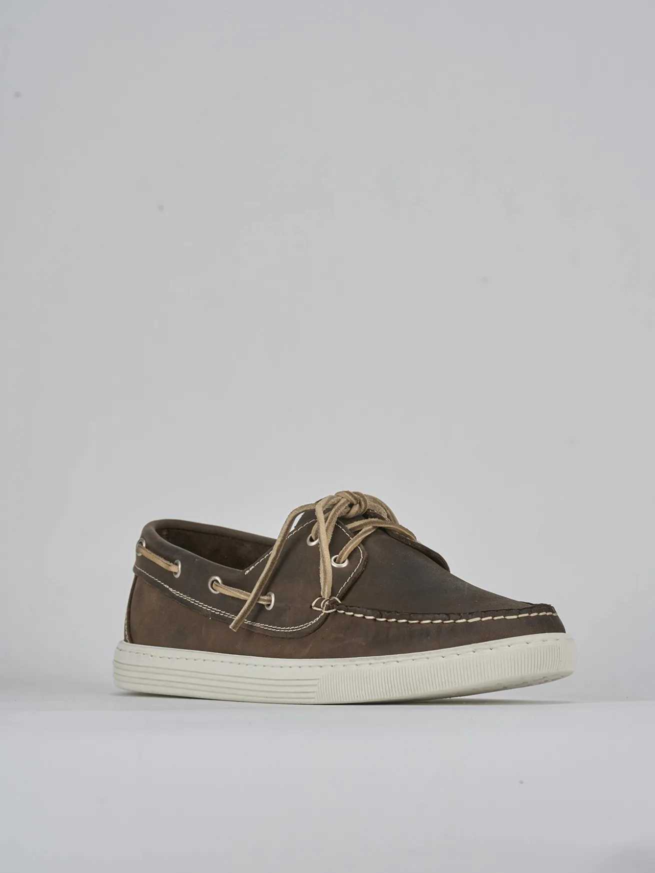 Stringate pelle testa