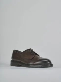 Stringate pelle testa