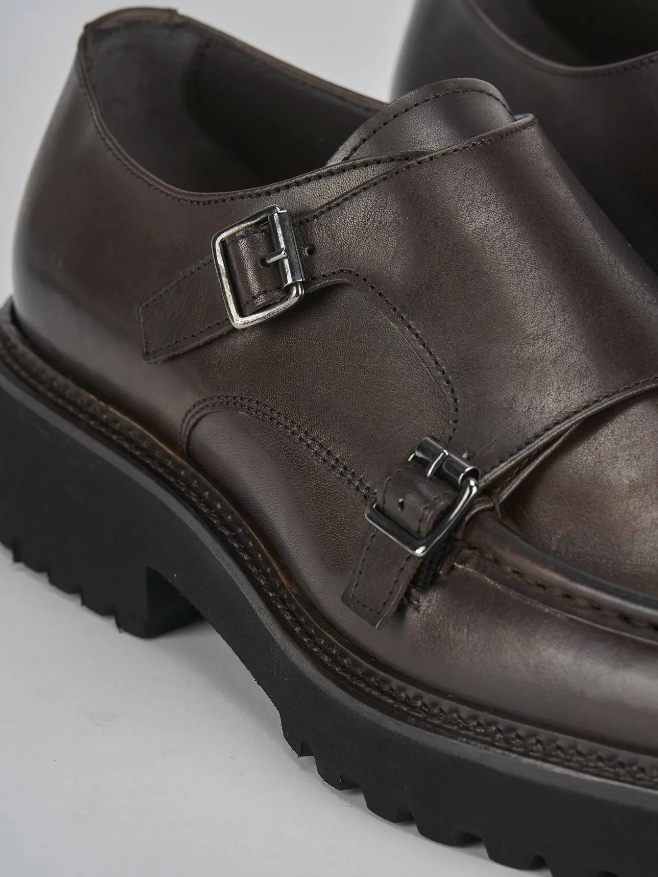 Stringate pelle testa