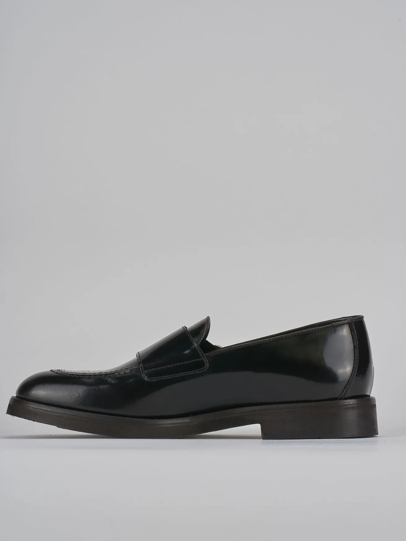 Stringate pelle testa