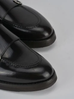 Stringate pelle testa