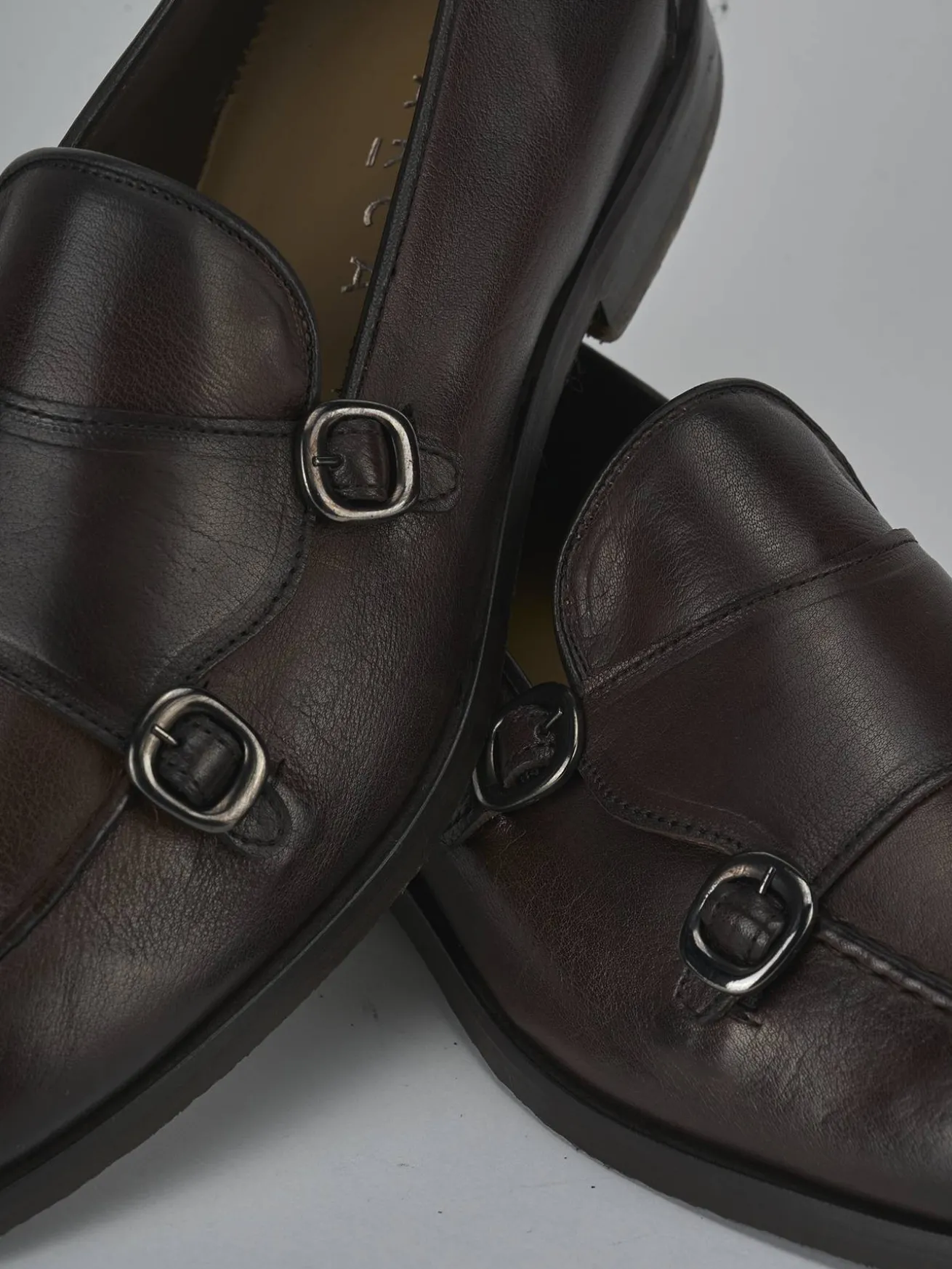 Stringate pelle testa