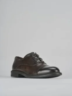 Stringate pelle testa