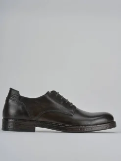 Stringate pelle testa