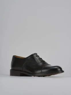 Stringate pelle testa