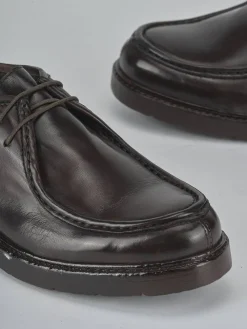 Stringate pelle testa