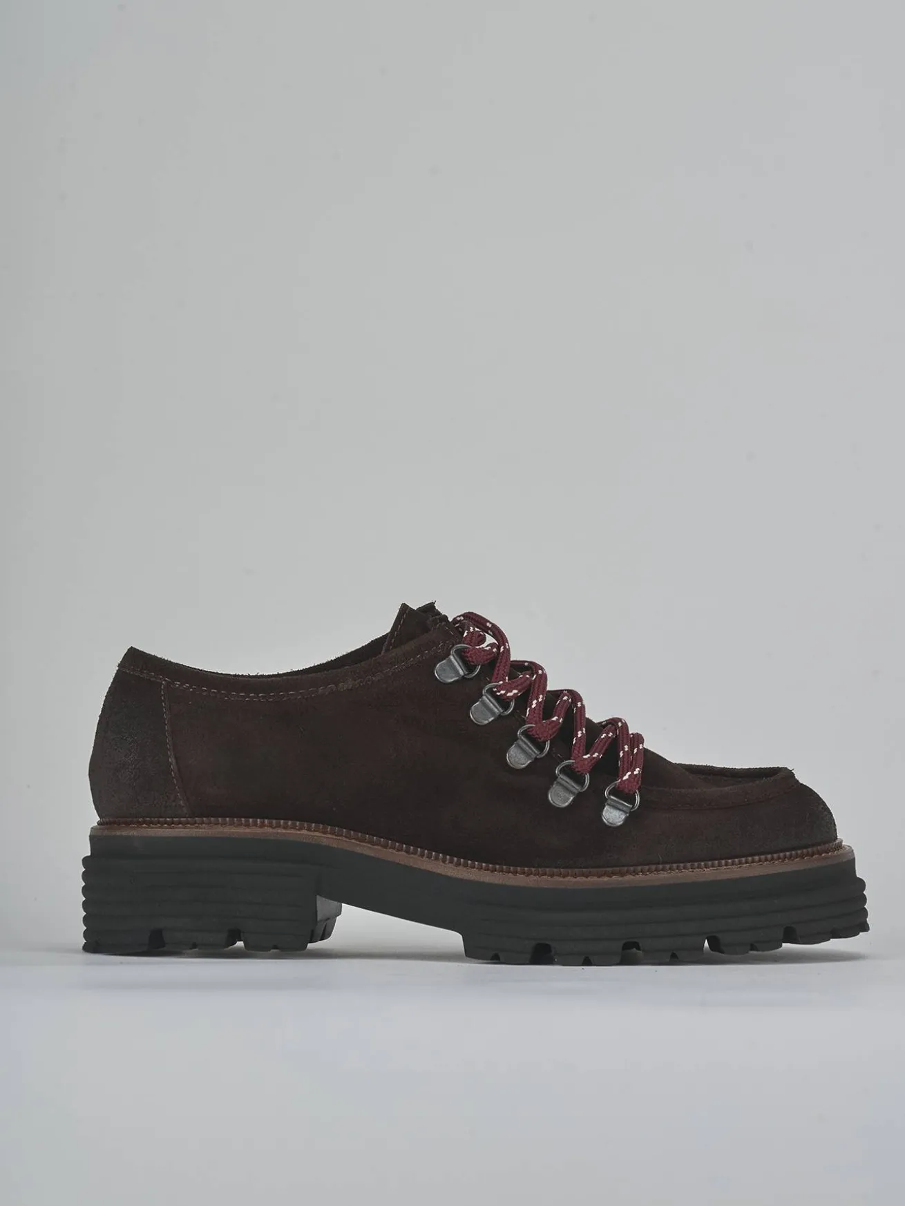 Stringate tacco 3cm camoscio testa