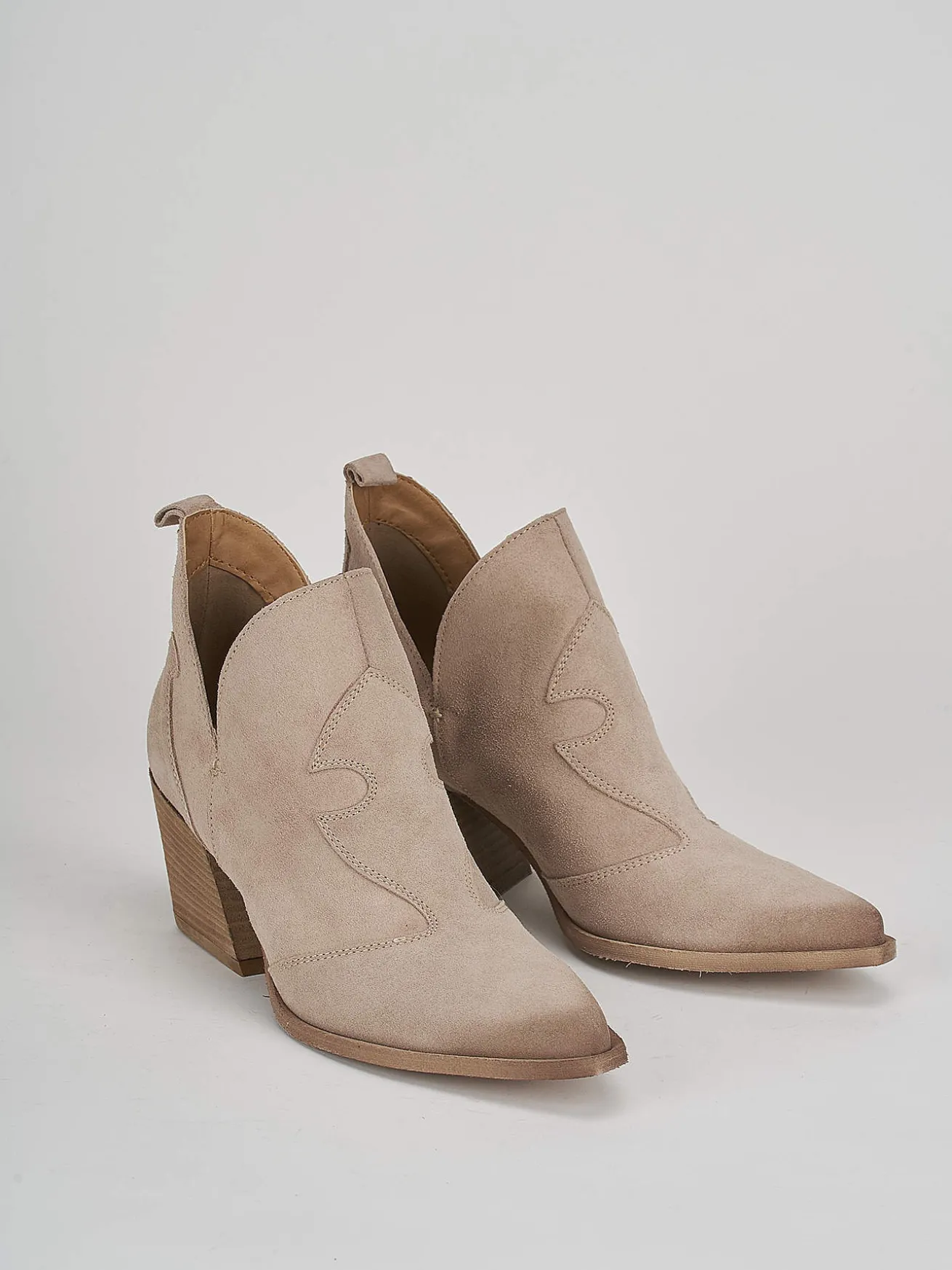 Tronchetto tacco 7 cm beige camoscio